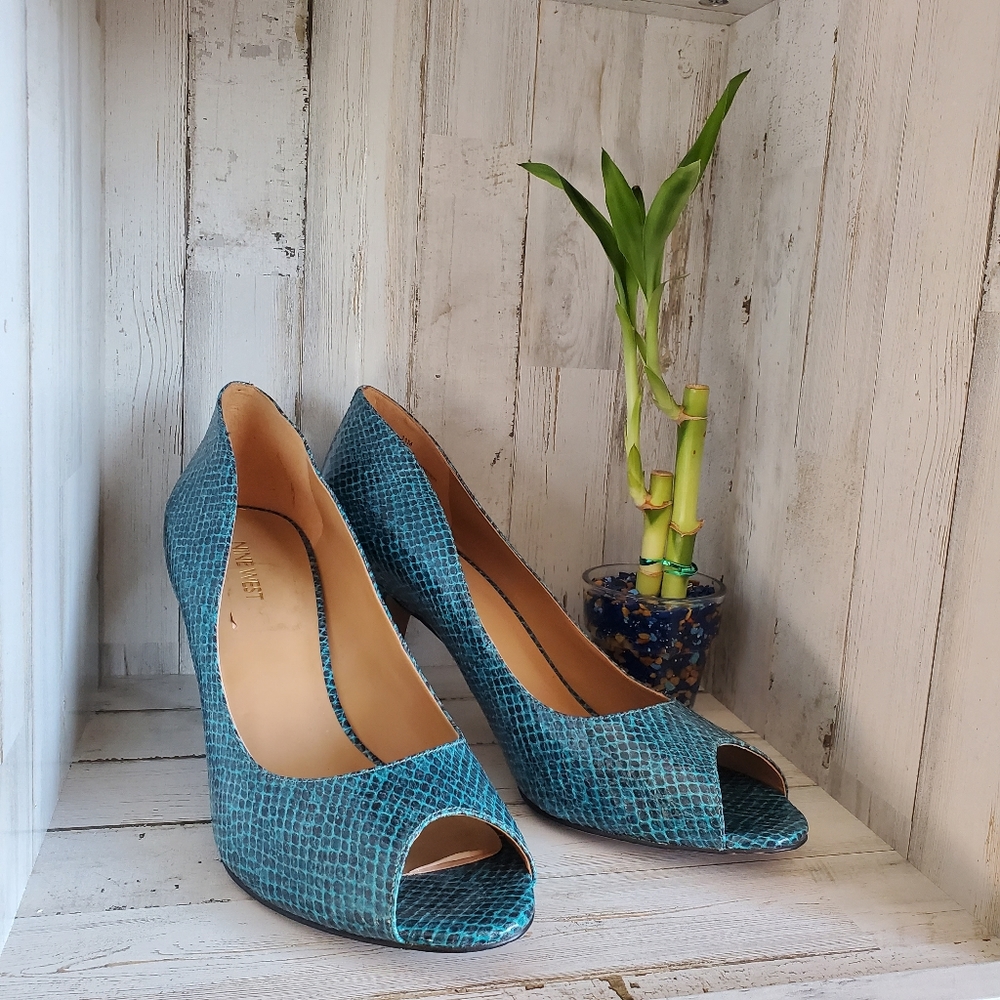 Nine West Blue Faux Snakeskin Heels Size 11